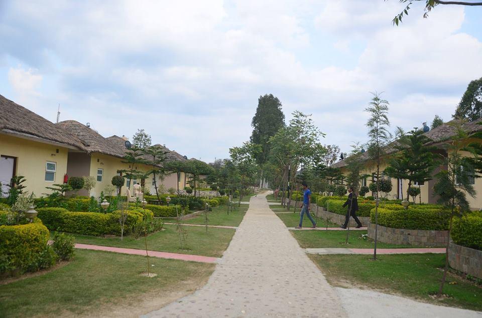 Kangs Nirvana Resorts And Spa Mahalpur Bagian luar foto