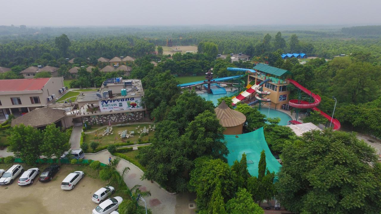 Kangs Nirvana Resorts And Spa Mahalpur Bagian luar foto
