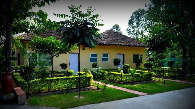 Kangs Nirvana Resorts And Spa Mahalpur Bagian luar foto